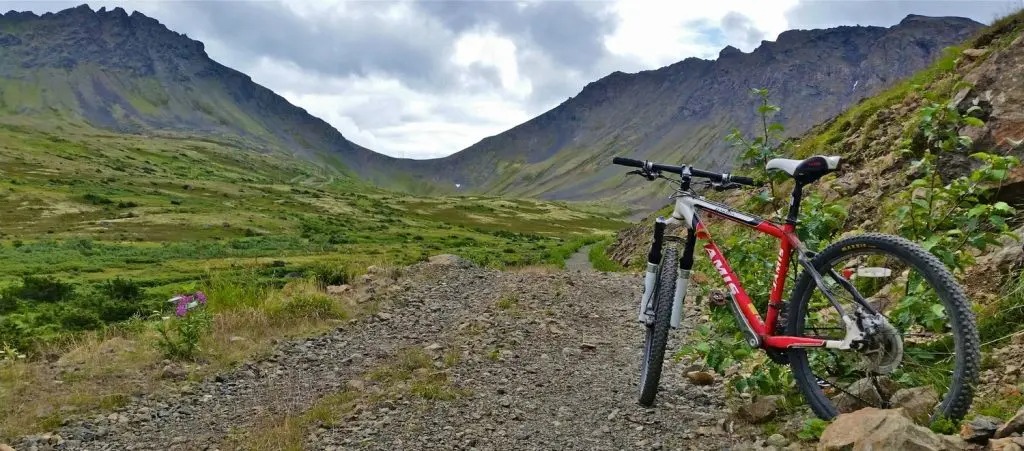 imgi_6_mountainbikingonpowerlinepassinchugachstatepark-1024×451